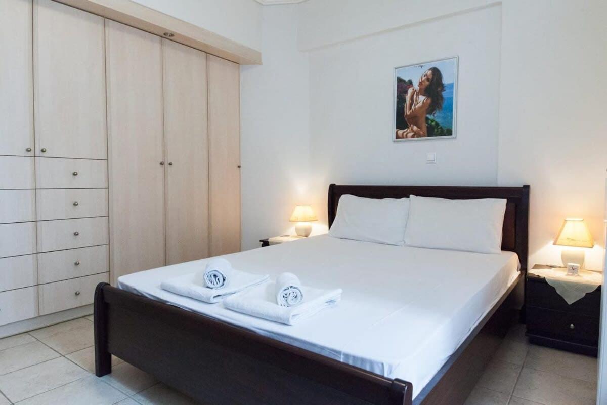 Scenic Balcony Apt In Vibrant Petralona Athen Exterior foto