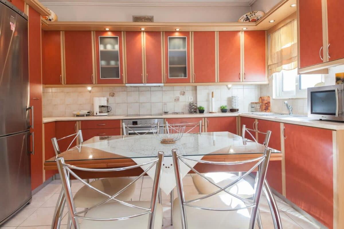 Scenic Balcony Apt In Vibrant Petralona Athen Exterior foto